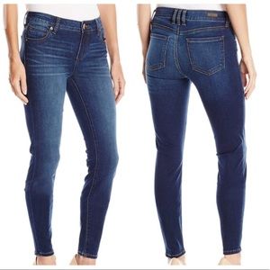 Kut from the Kloth Skinny Jeans in Dark Indigo Blue